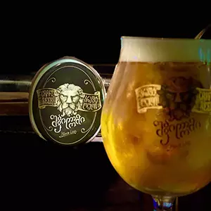 ჩამოსასხმელი ლუდი შავი ლომი